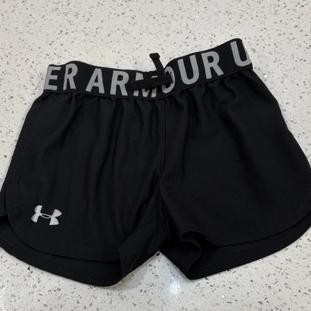 Girls Under Armour Athletic Black Shorts size XS